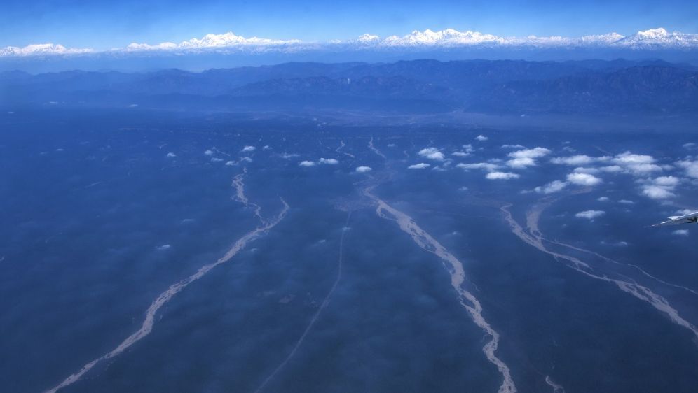 Das Hochgebirge des Himalaya (Luftaufnahme) - Bildquelle: AFP/SID/PRAKASH MATHEMA