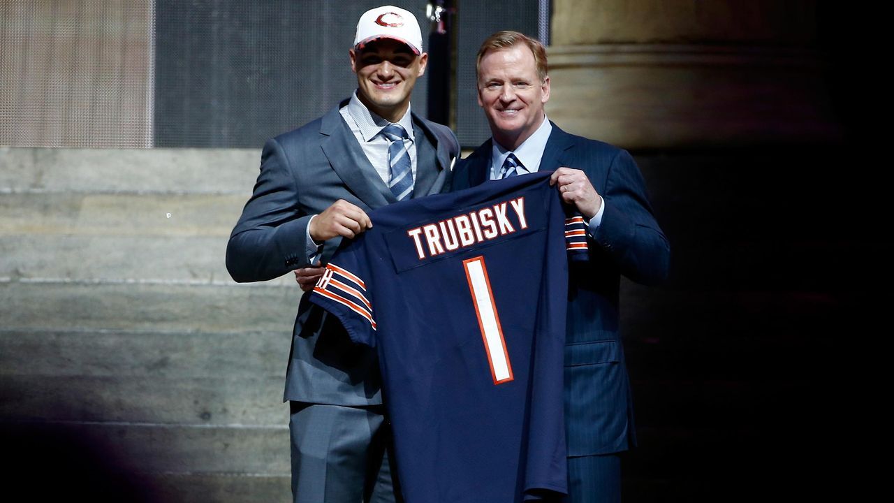 Chicago Bears traden sich für Mitchell Trubisky hoch - Bildquelle: 2017 Getty Images