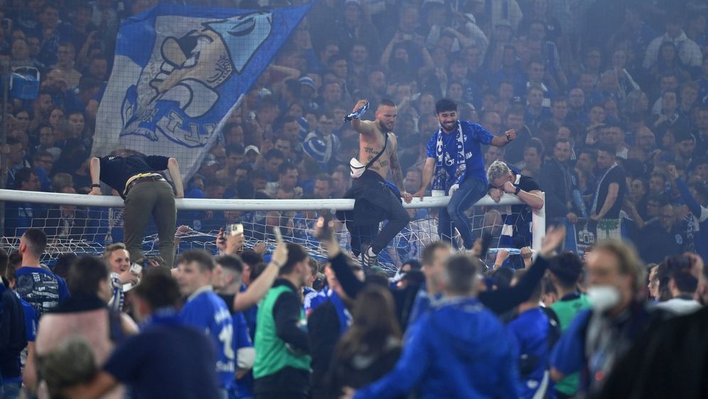 Nach Geldstrafe: Schalke legt Protest ein - Bildquelle: Imago Images