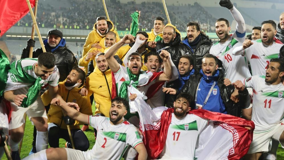 Iran feiert gelungene WM-Qualifikation - Bildquelle: AFP/SID/ATTA KENARE