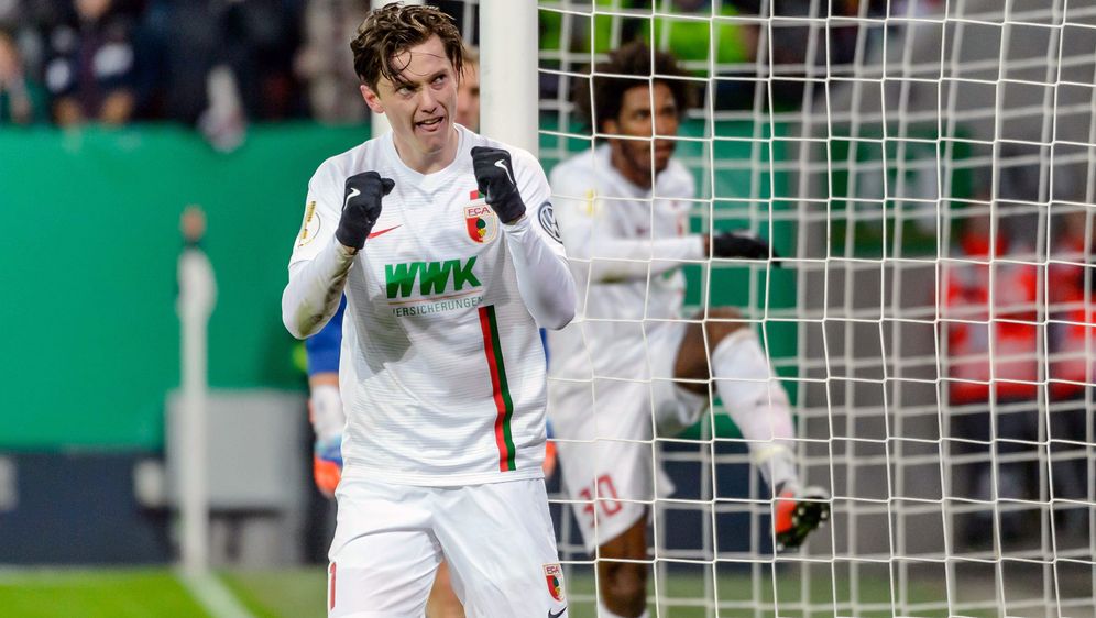 Augsburg Fast Draussen Dann Kommen Gregoritsch Und Caiuby