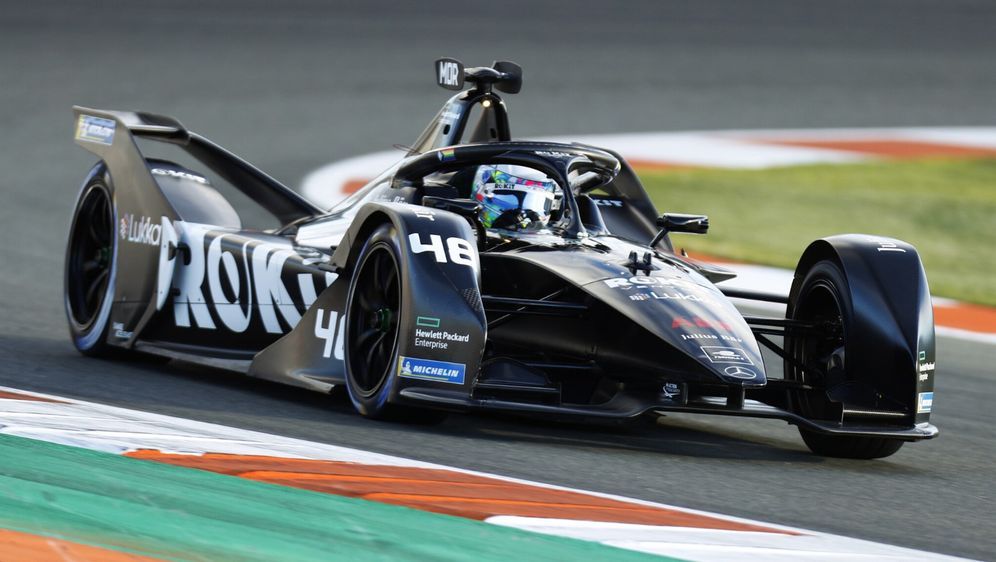 Edoardo Mortara markiert die absolute Bestzeit bei den Vorsaisontestfahrten ... - Bildquelle: Motorsport Images
