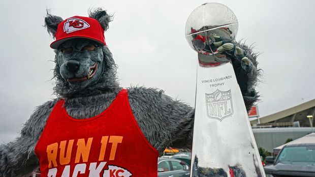 After bank robbery: Chiefs fan legend “ChiefsAholic” arrested