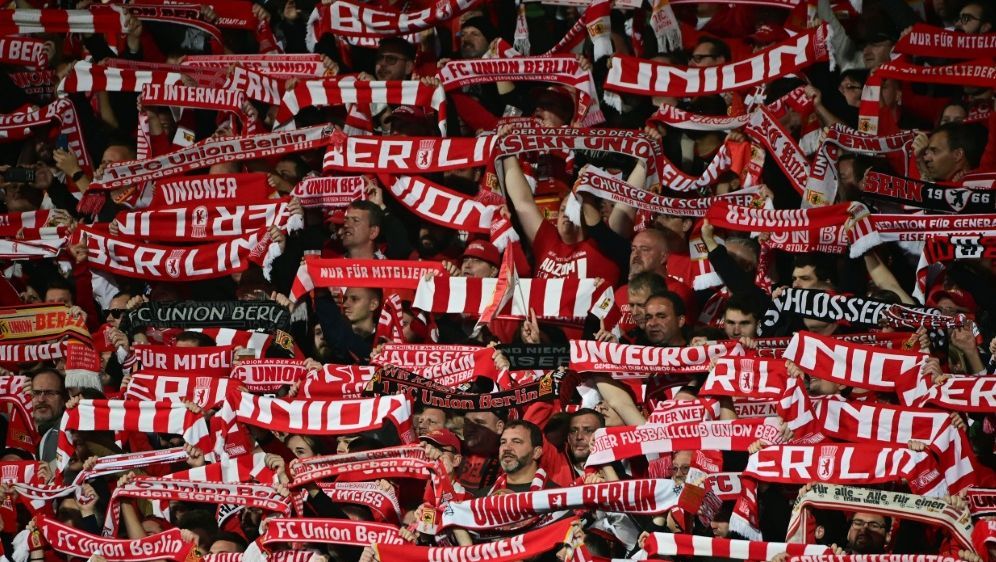 Die Fans von Union Berlin dürfen Leuven nicht betreten - Bildquelle: AFP/SID/STEFANIE LOOS