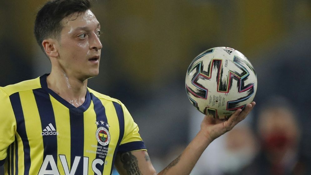 Mesut Özil will sich bei Fenerbahce durchsetzen - Bildquelle: AFP/SID/KENAN ASYALI