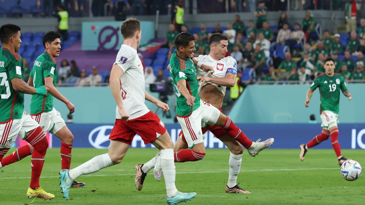 Lewandowski-Watch: So schlug sich Polens Stürmer gegen Mexiko - Bildquelle: 2022 Getty Images