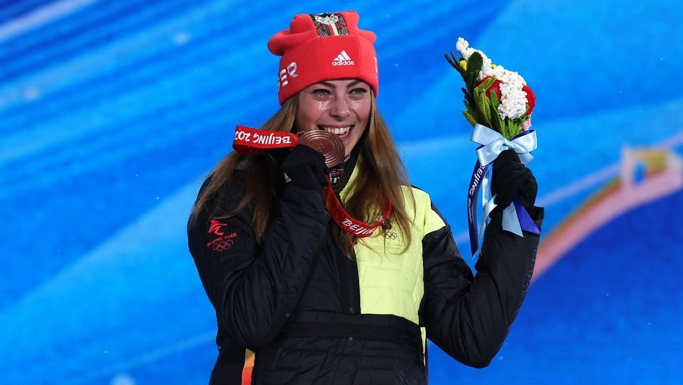 Daniela Maier muss ihre Bronzemedaille abgeben - Bildquelle: Getty