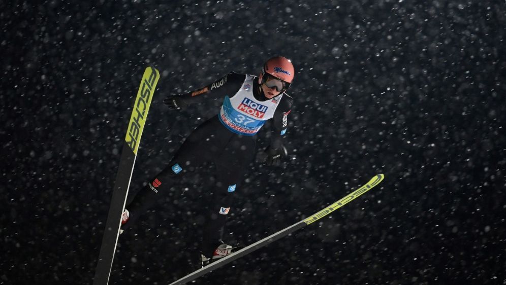 Skispringer Karl Geiger fliegt auf Rang Zwei - Bildquelle: AFP/SID/CHRISTOF STACHE