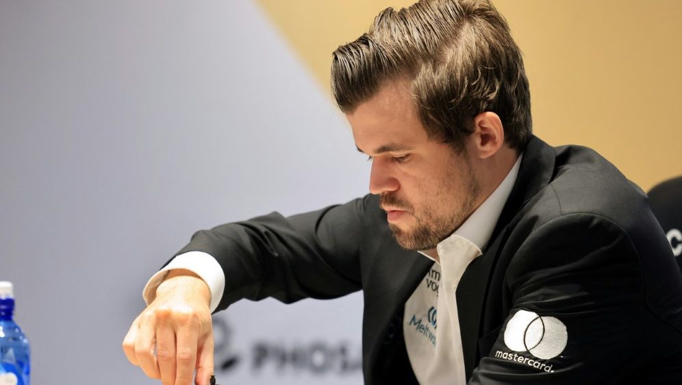 Magnus Carlsen baut seine Führung aus - Bildquelle: AFP/SID/GIUSEPPE CACACE