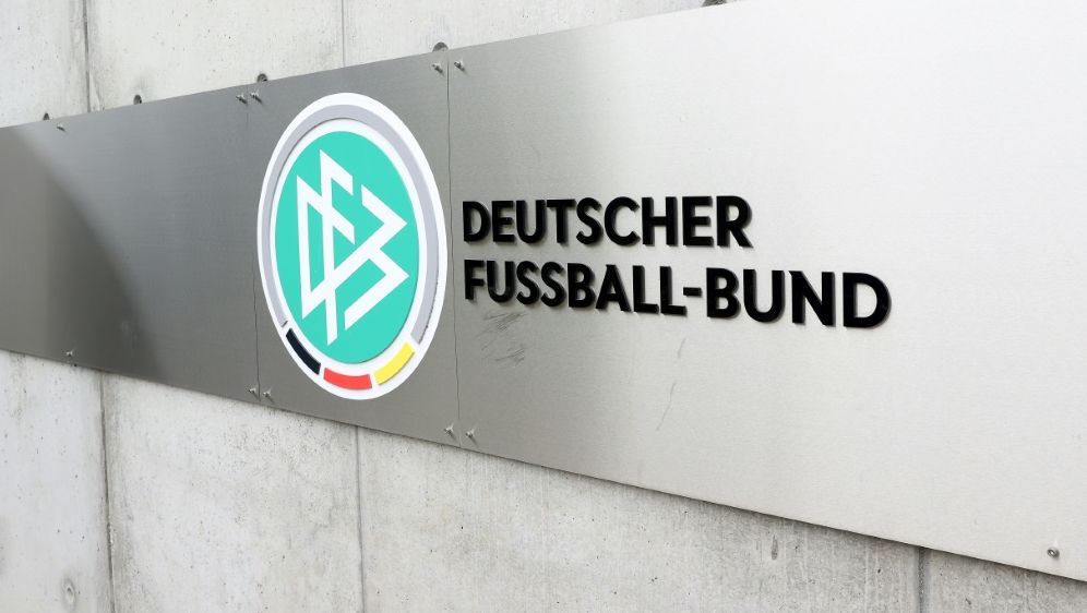 DFB-Unterstützung bei Trainerausbildung im Kinderfußball - Bildquelle: FIRO/FIRO/SID/
