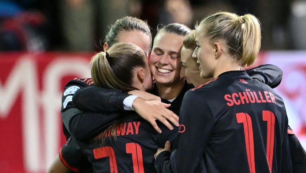 Der Sieg nütze den Bayern-Spielerinnen nichts - Bildquelle: AFP/SID/CHRISTOF STACHE