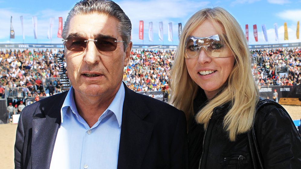 ex frau von rudi assauer will schalke managerin werden