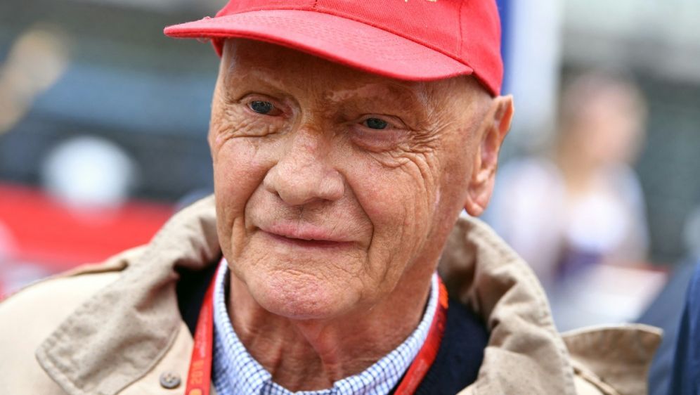 Mercedes ehrt Niki Lauda mit nach ihm benannter Straße - Bildquelle: AFP/SID/ANDREJ ISAKOVIC