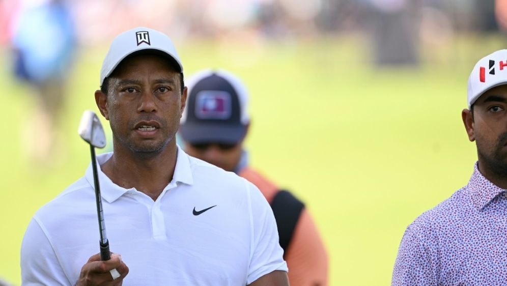 Leistungssteigerung in Tulsa: Tiger Woods schafft Cut - Bildquelle: AFP/GETTYSID/ROSS KINNAIRD