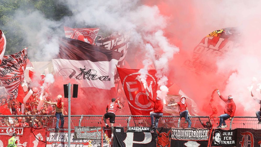 Brisante Relegation: Kaiserslautern trifft auf Dresden. - Bildquelle: imago
