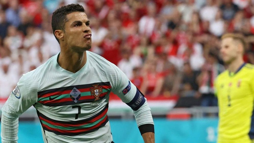 Ronaldo Sticht Spat Portugal Startet Mit Zahem Sieg