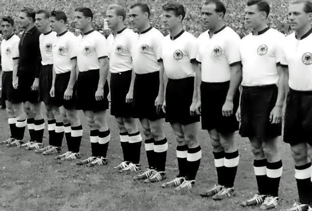 44 NEUWARE mit ETIKETT !! DFB DEUTSCHLAND Damen RETRO Trikot WM 1954 Gr 