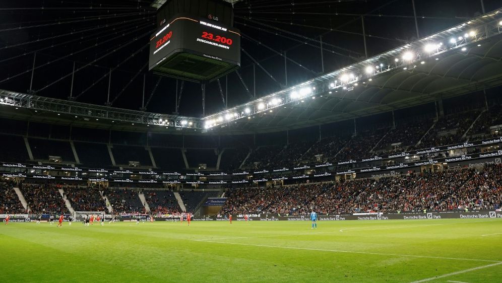 23.200 Fans verfolgten das Eröffnungsspiel in Frankfurt - Bildquelle: FIRO/FIRO/SID/Heiko Becker