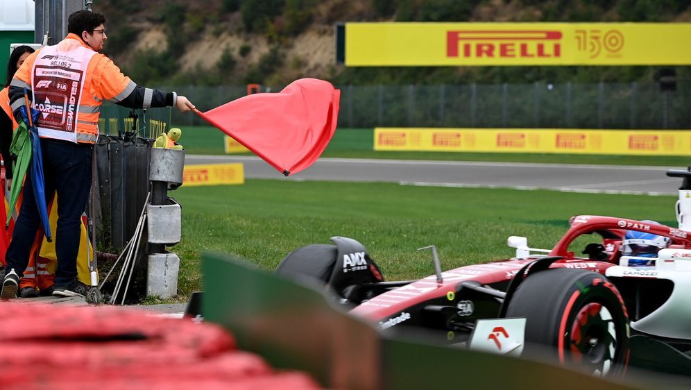 Die FIA will die Punktevergabe bei unterbrochenen Rennen überarbeiten - Bildquelle: Motorsport Images