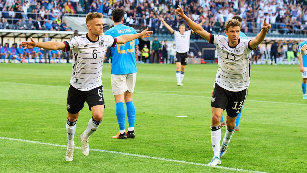 Die deutsche Fußball-Nationalmannschaft steht am 2. Spieltag der WM-Vorrunde... - Bildquelle: IMAGO/ActionPictures
