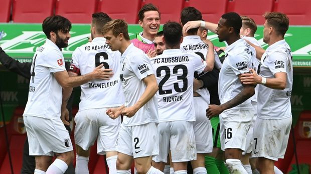 Bundesliga Augsburg Testet Gegen Psg Ran