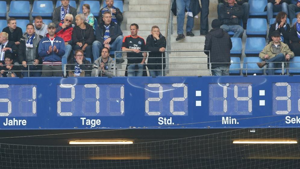 Hsv Stadionuhr : Hsv Mussen Die Uhr Und Der Dino Ins Museum