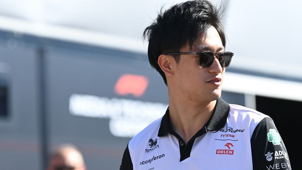 Guanyu Zhou wird 2023 in sein zweites Formel-1-Jahr gehen - Bildquelle: Motorsport Images
