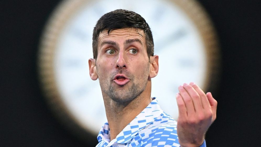 Novak Djokovic winkt 22. Grand-Slam-Titel - Bildquelle: AFP/SID/WILLIAM WEST