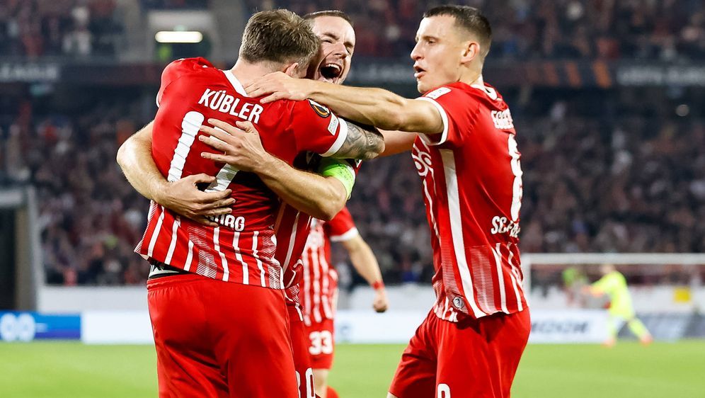 Der SC Freiburg sichert sich trotz eines Remis den Gruppensieg