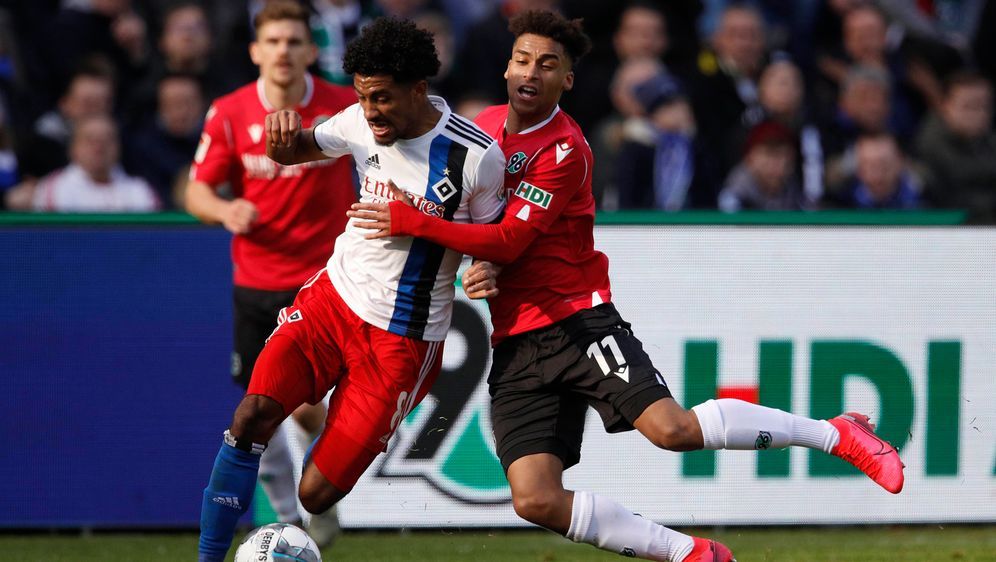 In Der Nachspielzeit Hsv Rettet Punkt In Hannover