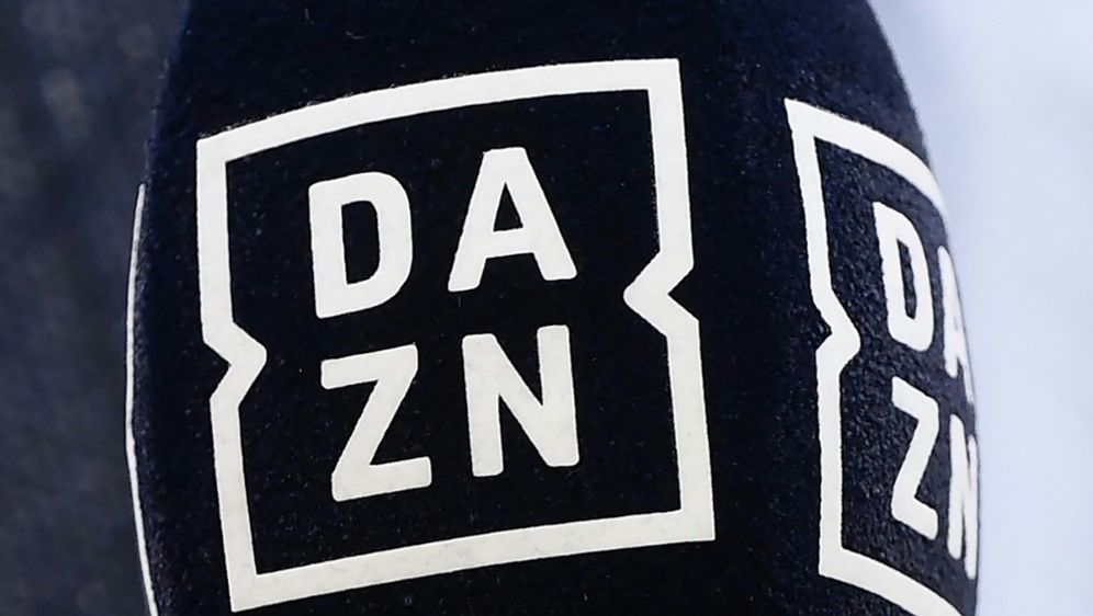 Fanszene sieht in DAZN-Preiserhöung weitere Entfremdung - Bildquelle: AFP/SID/MARCO BERTORELLO