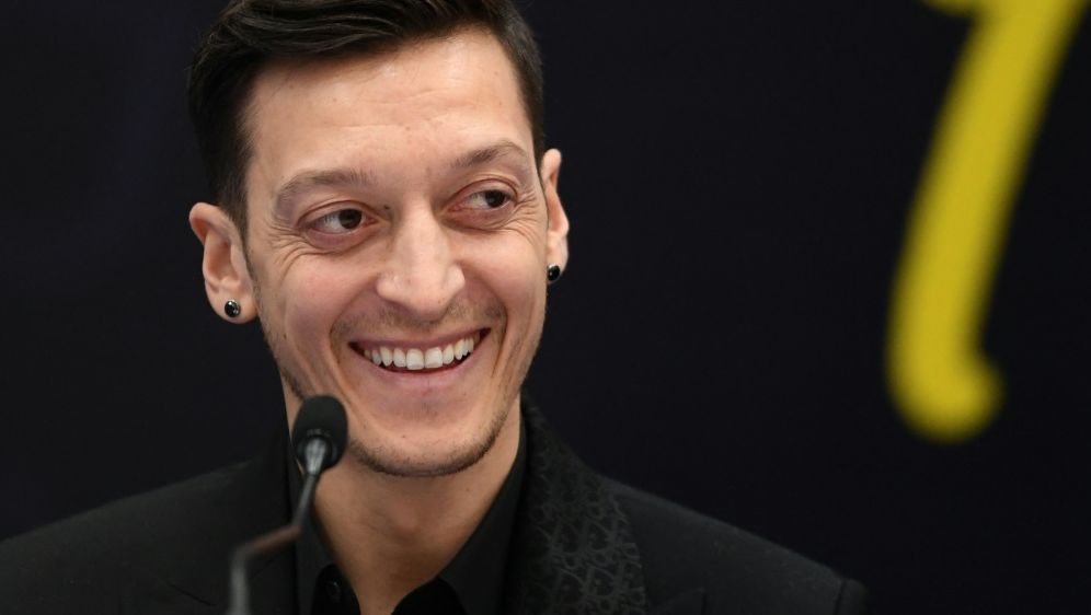Mesut Özil ist zum zweiten Mal Vater geworden - Bildquelle: AFP/SID/OZAN KOSE