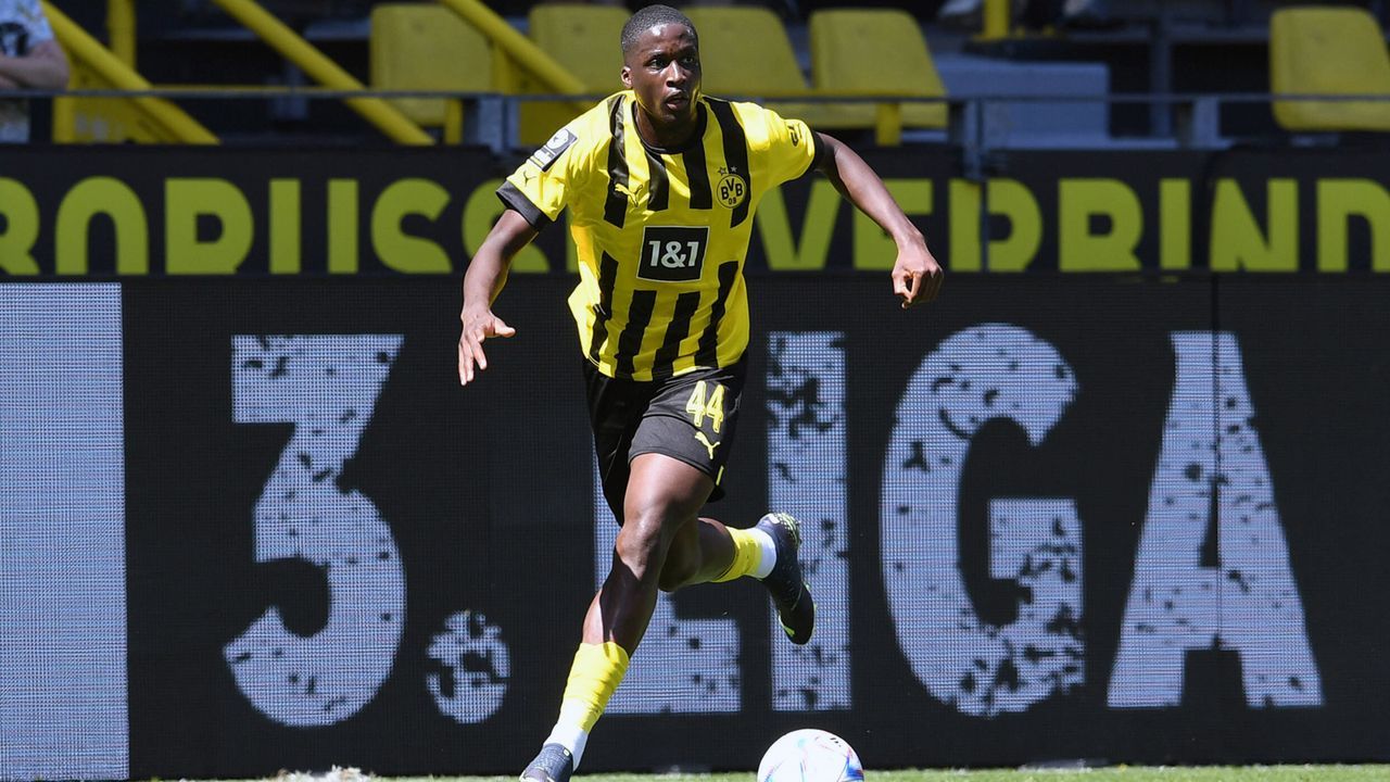 Soumaila Coulibaly (Borussia Dortmund) - Bildquelle: IMAGO/Revierfoto