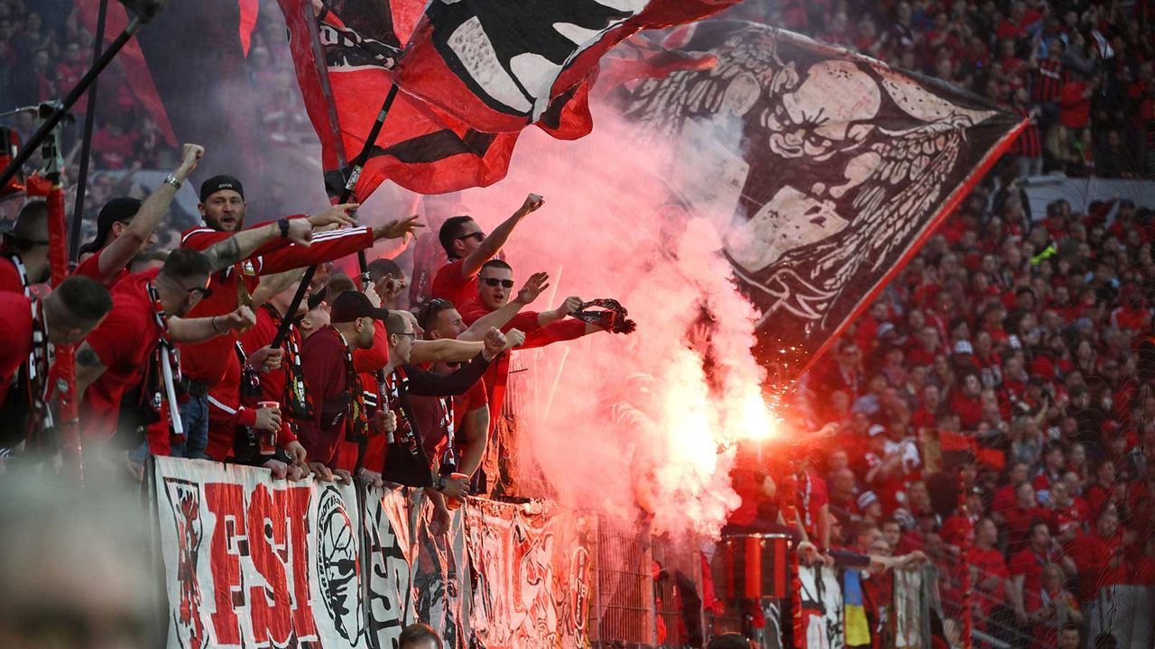 Platz 15: Bayer 04 Leverkusen - Bildquelle: IMAGO/Team 2