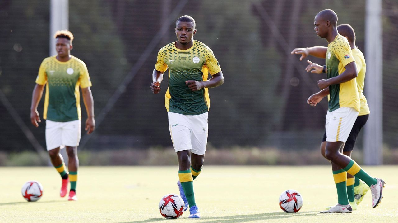 Südafrikas Fußballtrainer fürchtet um die Gesundheit seiner Spieler - Bildquelle: imago images/Kyodo News