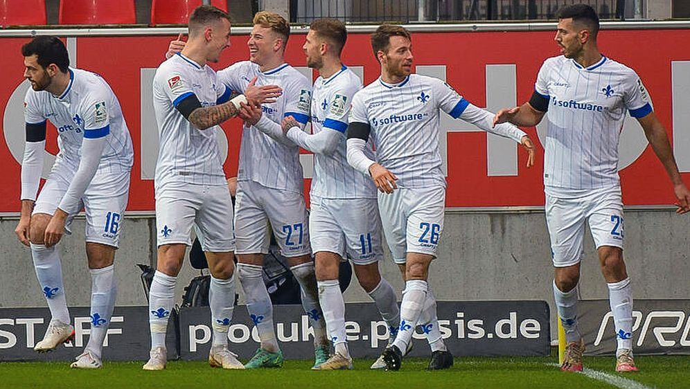 SV Darmstadt übernahm die Tabellenführung in der 2. Bundesliga - Bildquelle: imago images/Eibner