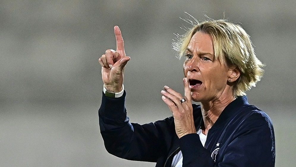 Voss-Tecklenburg ist seit 2018 Bundestrainerin - Bildquelle: AFP/SID/NIKOLAY DOYCHINOV