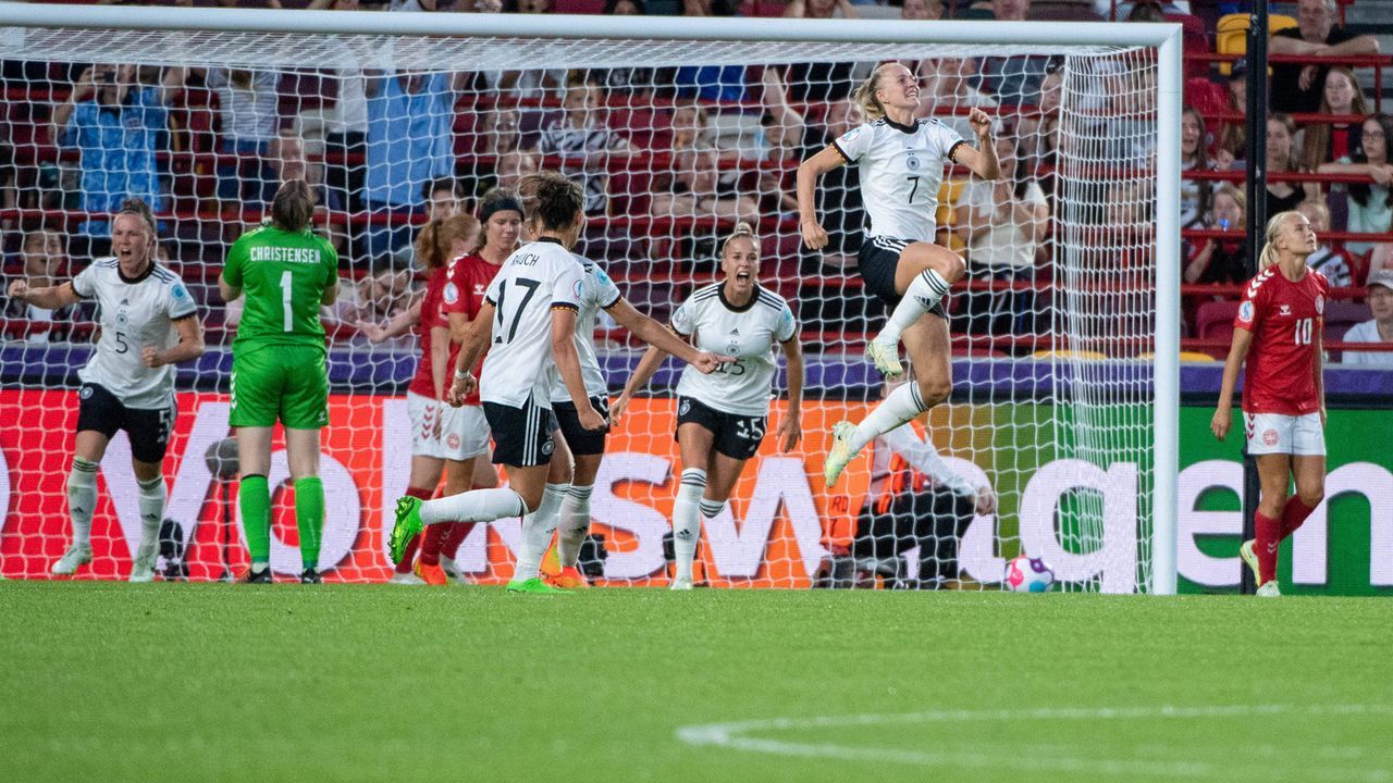 ran Noten: DFB Frauen feiern Fußballfest gegen Dänemark - Bildquelle: imago