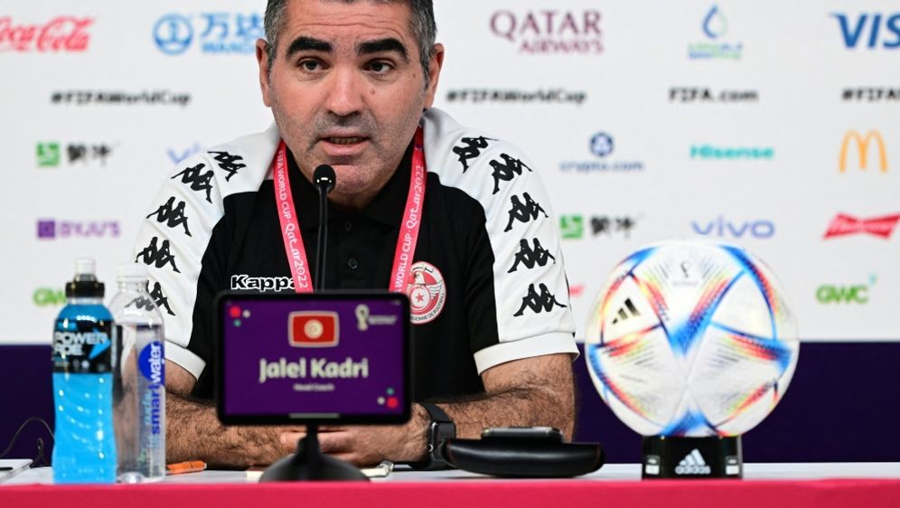 Tunesiens Trainer Kadri gibt seine Mannschaft nicht auf - Bildquelle: AFP/SID/MIGUEL MEDINA