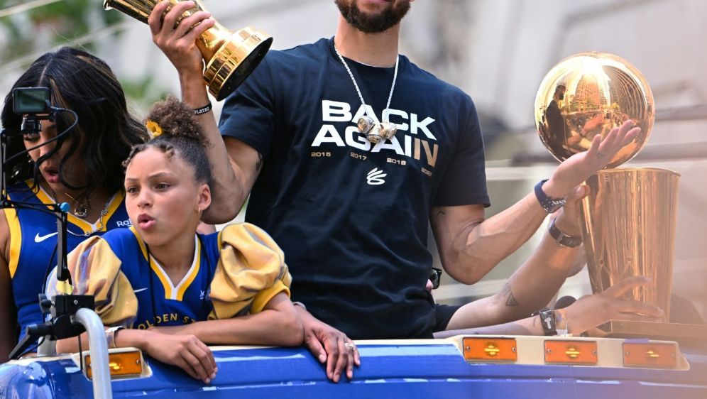 Curry empfängt mit Warriors zum Auftakt Lakers - Bildquelle: AFP/SID/PATRICK T. FALLON