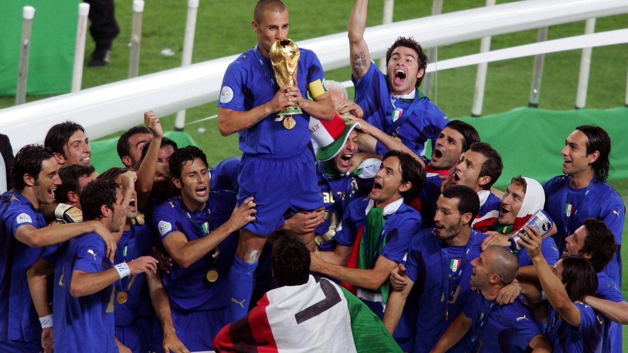 Italien bekam frisch polierten WM-Pokal - Bildquelle: imago