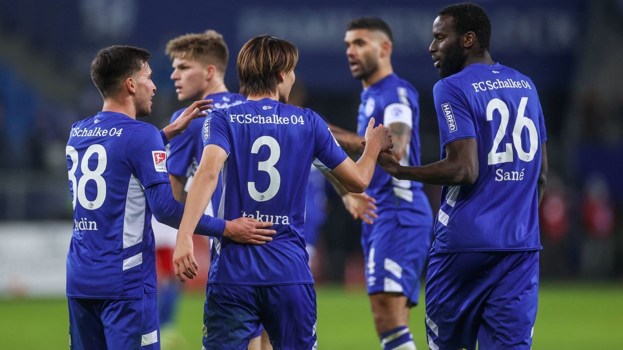 Platz 4: FC Schalke 04 (30 Punkte) - Bildquelle: Imago
