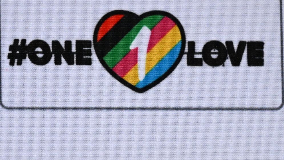Stuart Andrew will die "One Love"-Binde tragen - Bildquelle: AFP/SID/INA FASSBENDER