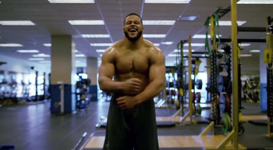 Nfl Video Aaron Donald Eigentlich Zu Klein Aber Trotzdem Der Grosste Auf Seiner Position Ran