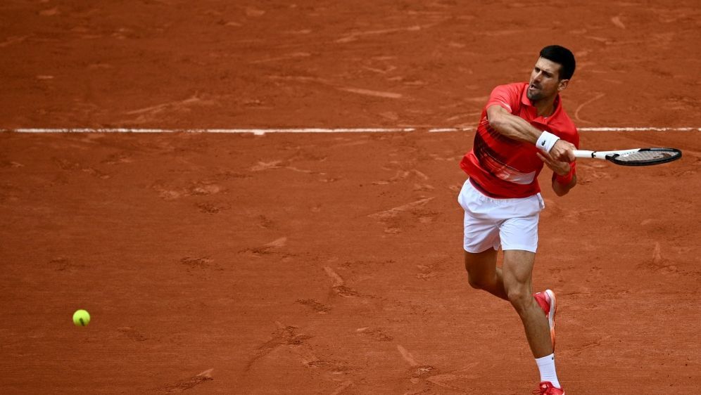 Djokovic steht im Achtelfinale der French Open - Bildquelle: AFP/SID/CHRISTOPHE ARCHAMBAULT
