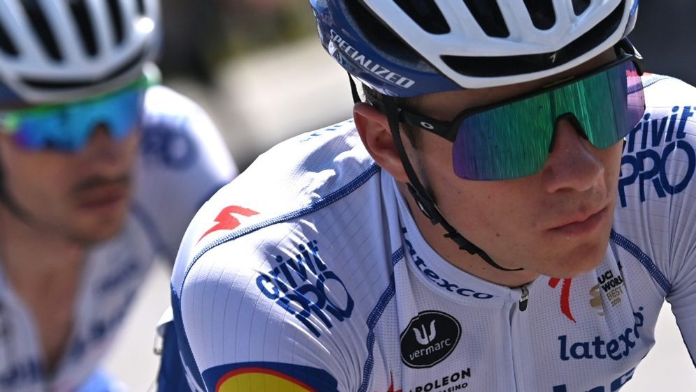 Radsport - Kein Anti-Doping-Vergehen bei Evenepoel-Sturz ...