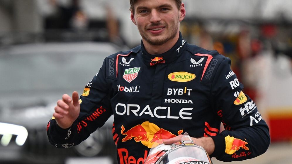 Max Verstappen rechnet nicht damit, dass Sergio Perez für ihn zum Gegner wir... - Bildquelle: Motorsport Images